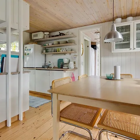 Three-bedroom Holiday In * Hals