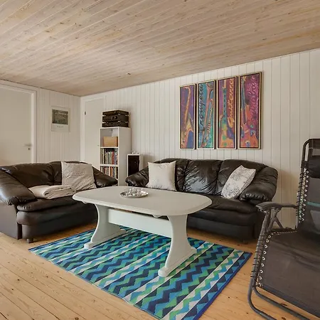 Nyaraló Three-bedroom Holiday In *