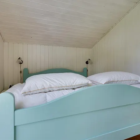Three-bedroom Holiday In * Hals